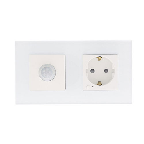 Novo Smart wit-glas stopcontact en PIR sensor combinatie compleet