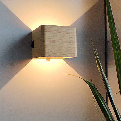 Qube oplaadbaar wandlamp LED 5Watt ESSEN PIR sensor